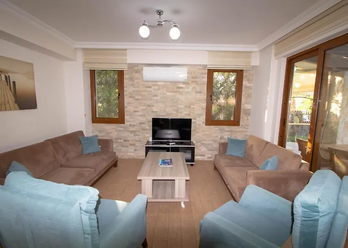 Prestij Amintas 4+1 Villa, Oezel Havuzlu, فيلة *